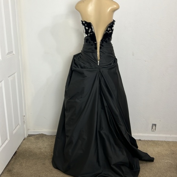 MONISHA BLACK SILVER TOP 3D FLORAL GOWM DRESS SIZE 8 - Picture 11 of 16